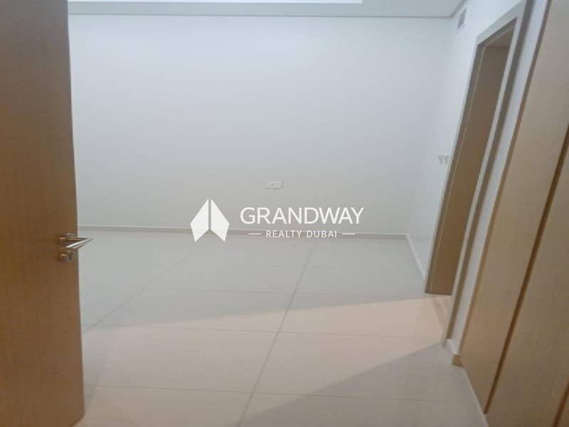 11 Spacious 2BR I Great Location I Sea View — photo 11