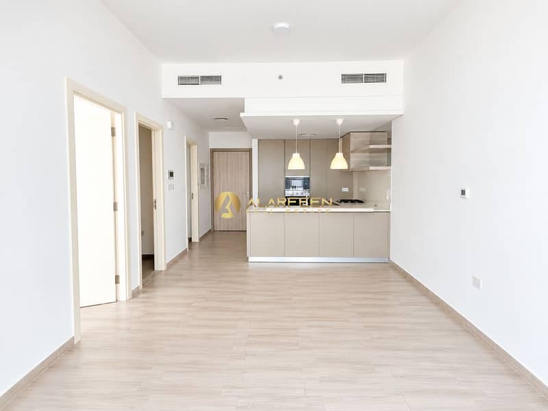 2 Bright Modern Open-Plan Kitchen Interior. png