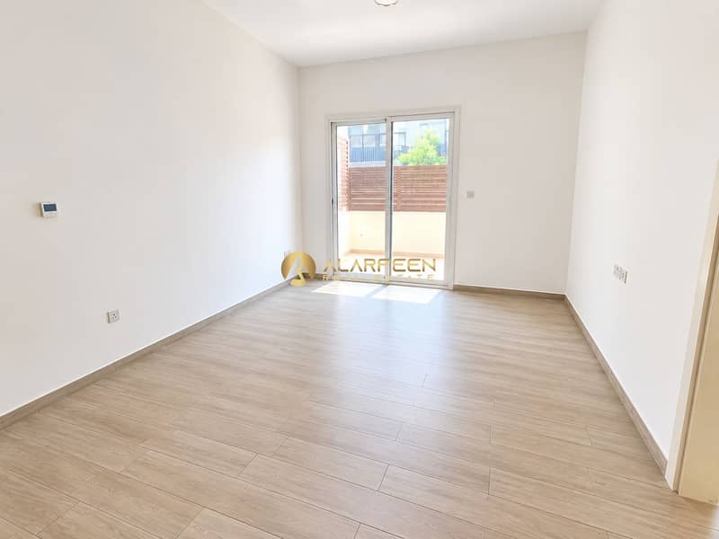 3 Bright Minimal Room with Balcony Door. png