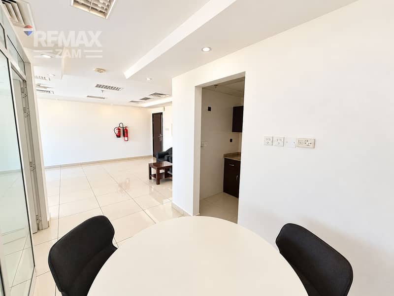 8 High Floor | Chiller Free | Ready to move in