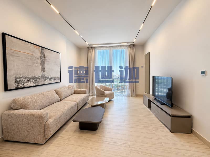 4 Bright Minimalist Living Room Interior. png