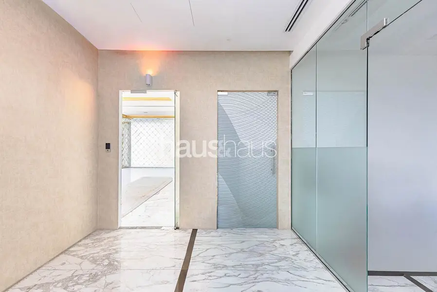Burj View | Fitted Office | Community Expert