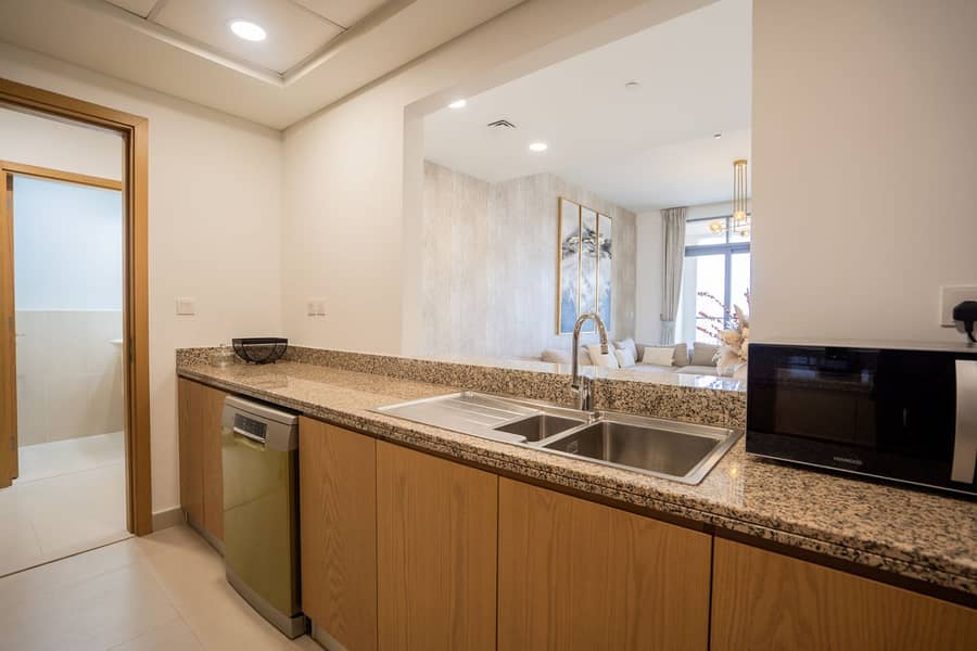 14 2102 BELLEVUE TOWE 1 2880px-81. jpg