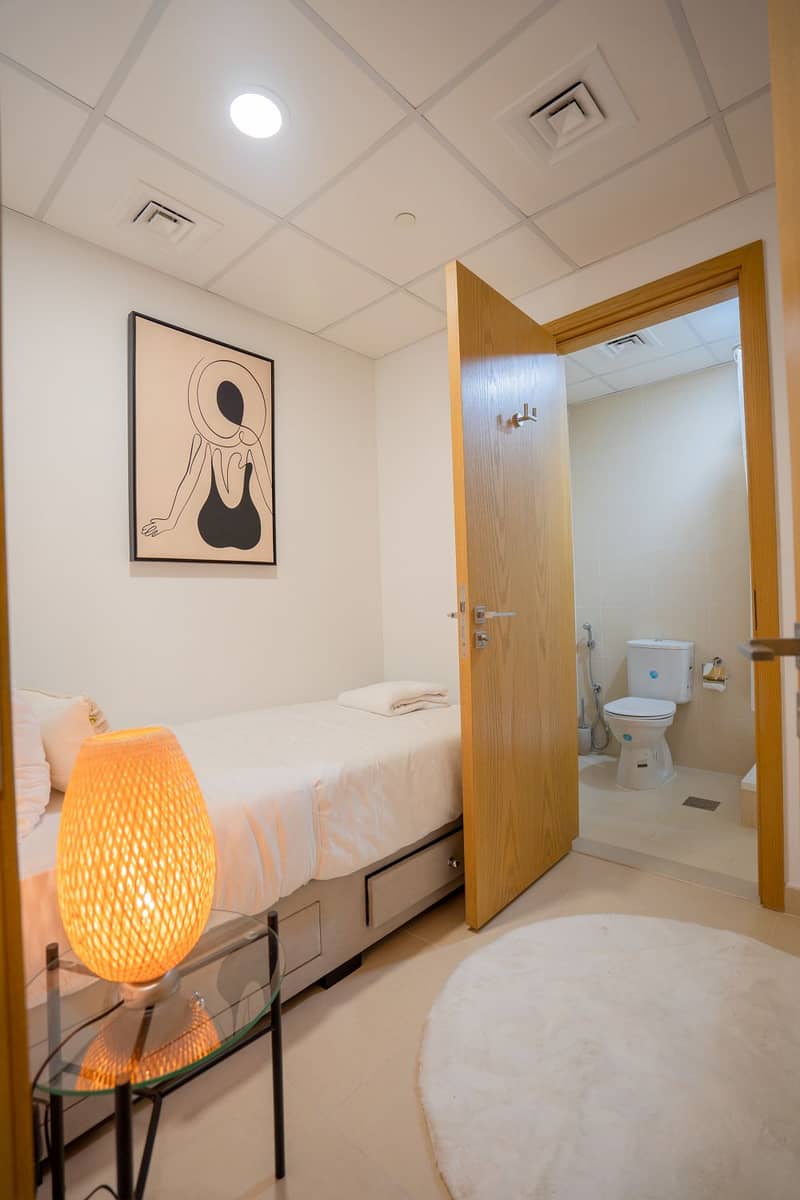 48 2102 BELLEVUE TOWE 1 2880px-04. jpg
