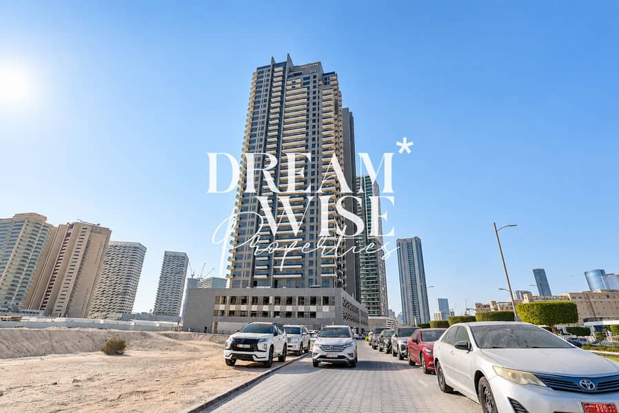 Classic 3+1BR | Street and Back Views | Prime Location Classic 3+1BR | Street and Back Views | Prime Location