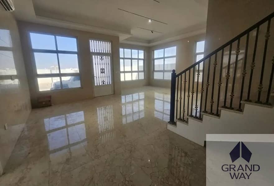 2 5BR Large Villa I Big Yard I Specious Car Parking — photo 2
