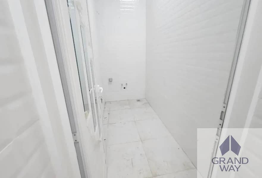 9 5BR Large Villa I Big Yard I Specious Car Parking — photo 9