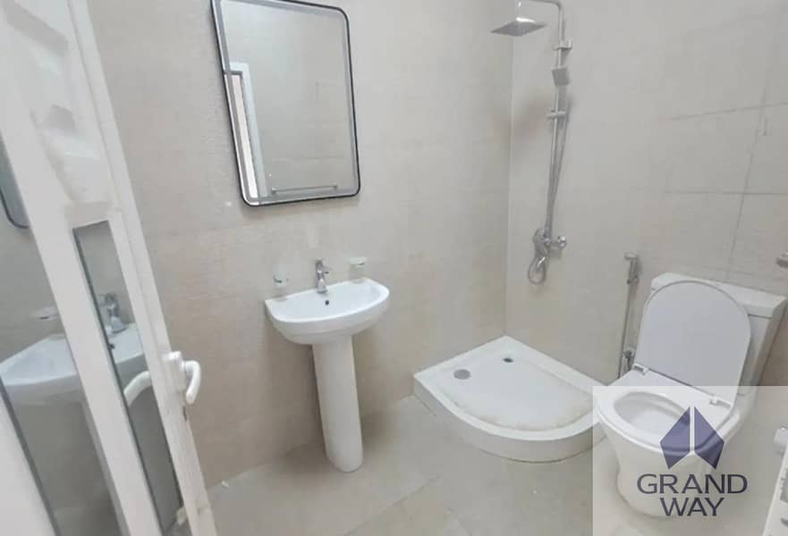 12 5BR Large Villa I Big Yard I Specious Car Parking — photo 12