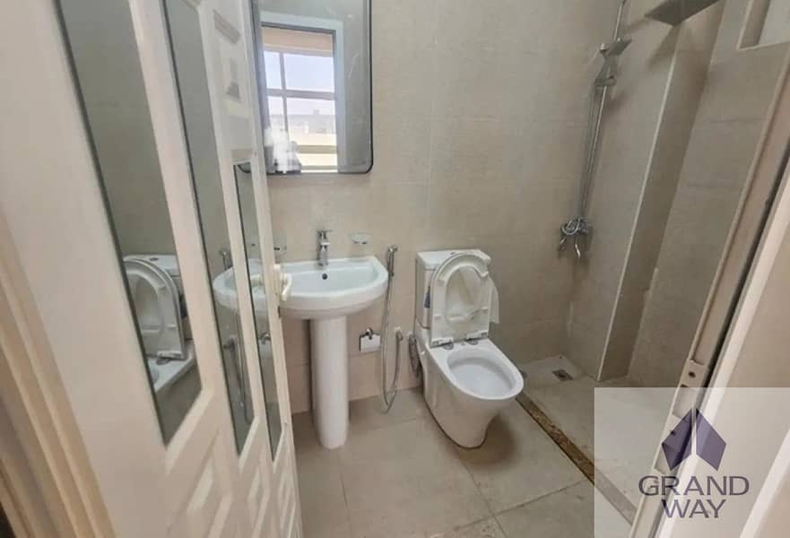 20 5BR Large Villa I Big Yard I Specious Car Parking — photo 20