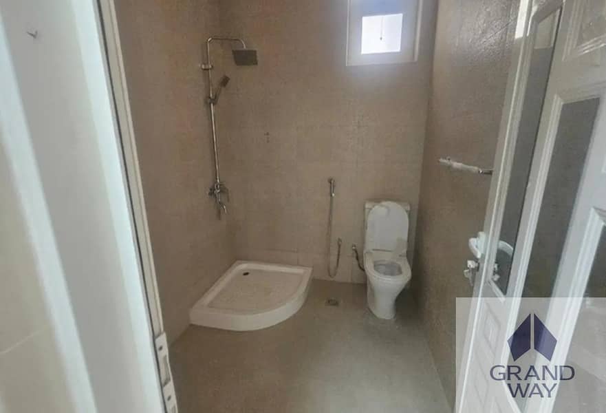 21 5BR Large Villa I Big Yard I Specious Car Parking — photo 21