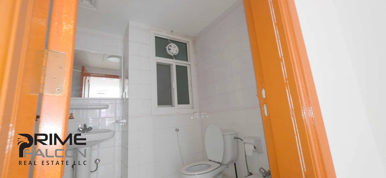 9 bath 2. jpg