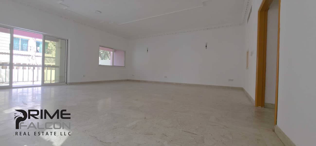 25 Hall 3. jpg