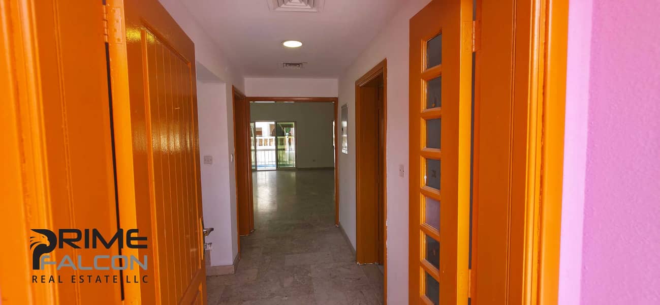 26 villa enterence 1. jpg