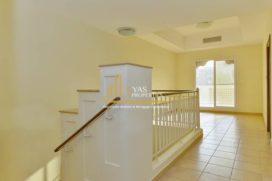 8 3 BR TRAD TOWNHOUSE END-15. jpg