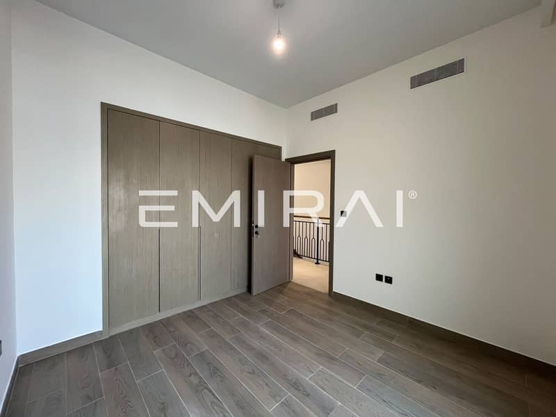 6 https://www. emiraicrm. com/public/uploads/listings/115/0f69f737e5cff528b2f45a05. jpg