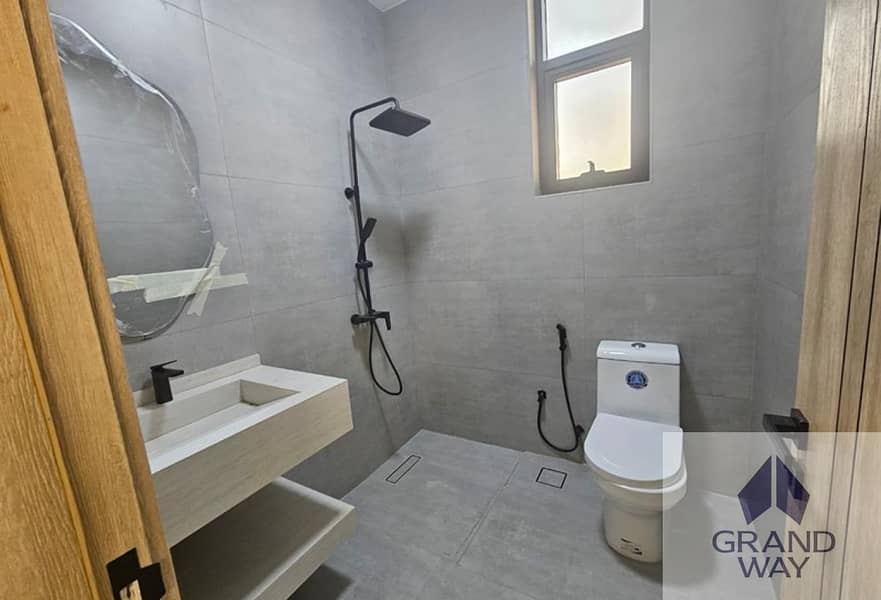 18 Grand 5BR Villa+ Maid Room | Prime Wadi Al Shabak — photo 18