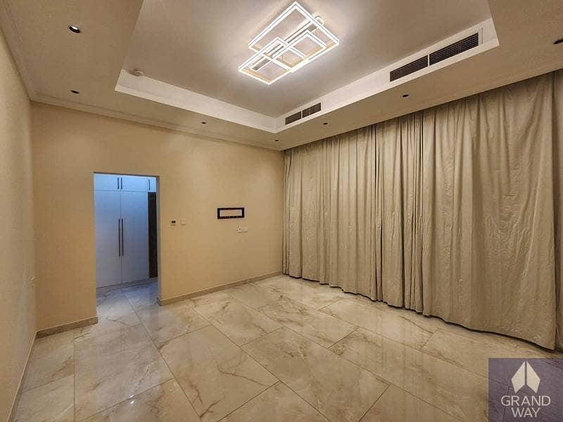 10 Luxury Villa I Dedicated Service Block I Large Plo — photo 10
