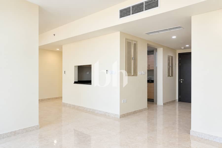 6 Empty Modern Apartment Interior