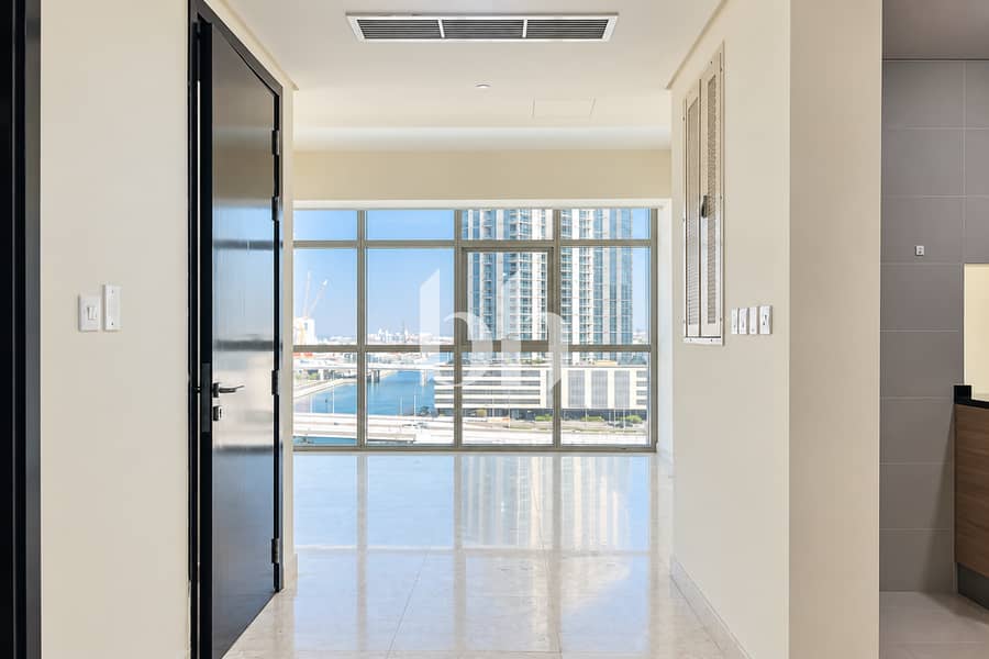 7 Bright Modern Apartmentwith Waterfront View