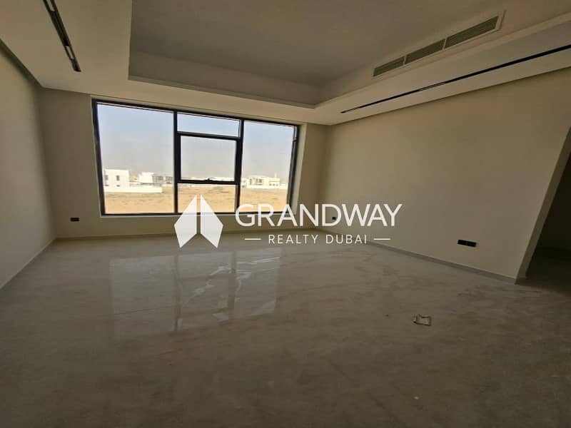 13 Luxury Villa | Large Plot | Private Garden — photo 13
