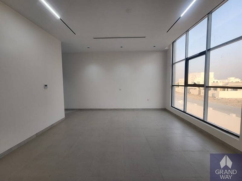 10 Elegant 5BR Villa | Huge Villa | Vacant — photo 10