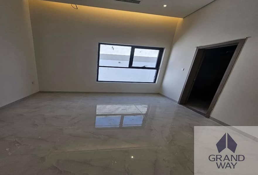 4 Well-Maintained 4BR Villa | Spacious I Great Value — photo 4