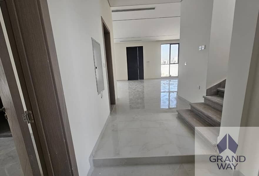 10 Well-Maintained 4BR Villa | Spacious I Great Value — photo 10