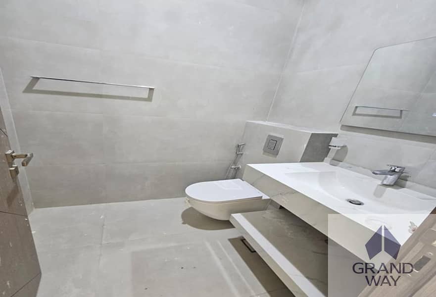 14 Well-Maintained 4BR Villa | Spacious I Great Value — photo 14
