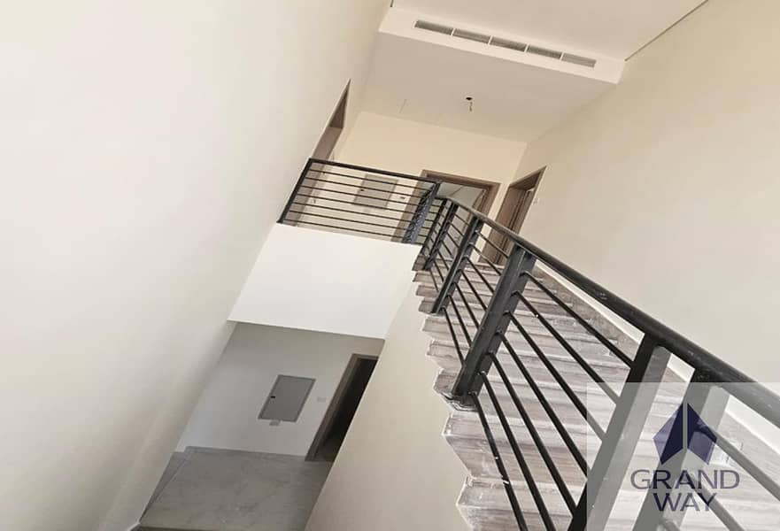 15 Well-Maintained 4BR Villa | Spacious I Great Value — photo 15