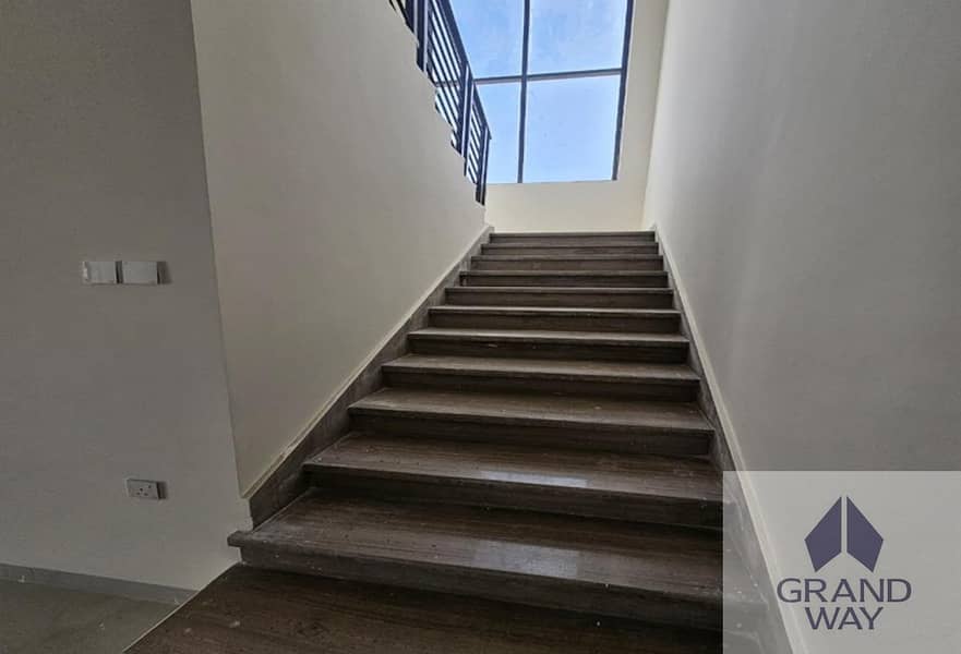19 Well-Maintained 4BR Villa | Spacious I Great Value — photo 19