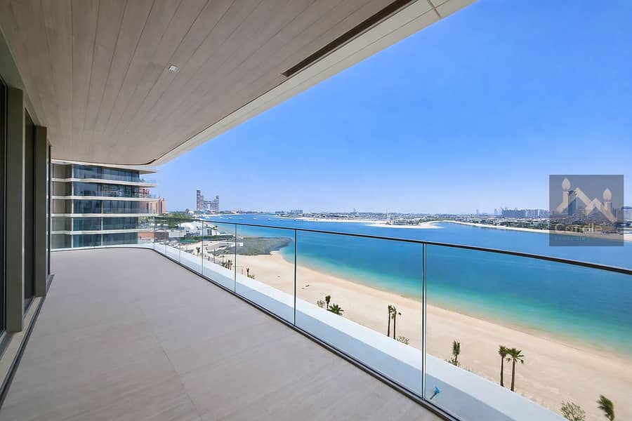 8 living room balcony. jpg