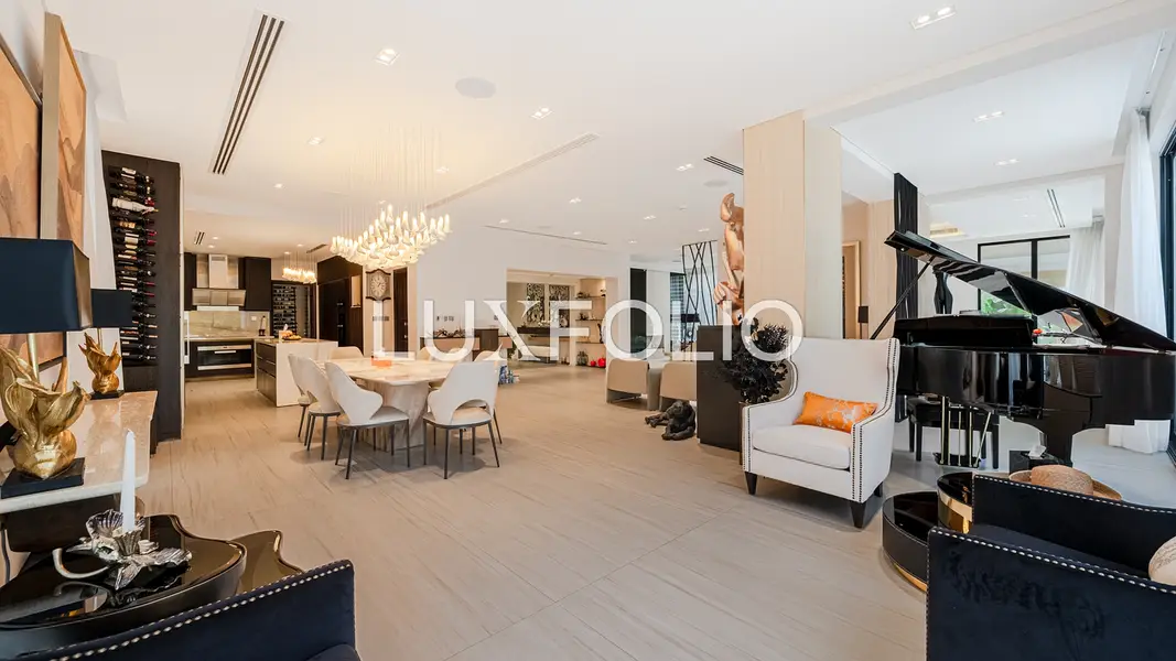 Fully Renovated | Large Plot | 6 Bedrooms