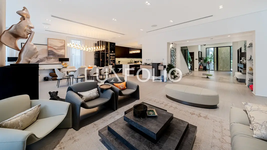 Fully Renovated | Large Plot | 6 Bedrooms