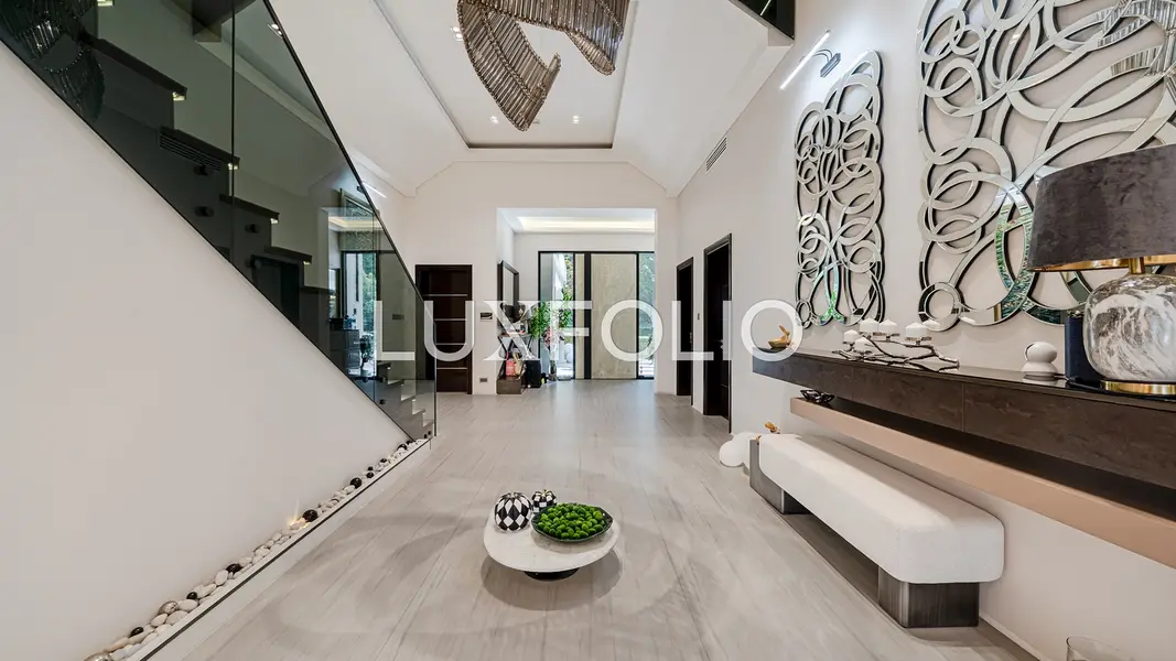 Fully Renovated | Large Plot | 6 Bedrooms