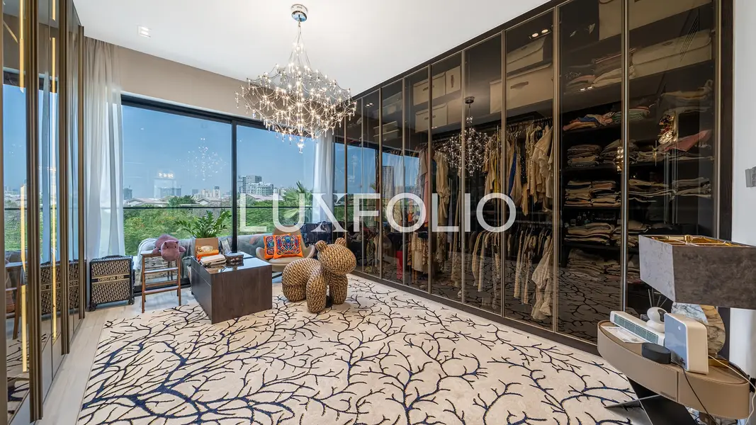 Fully Renovated | Large Plot | 6 Bedrooms