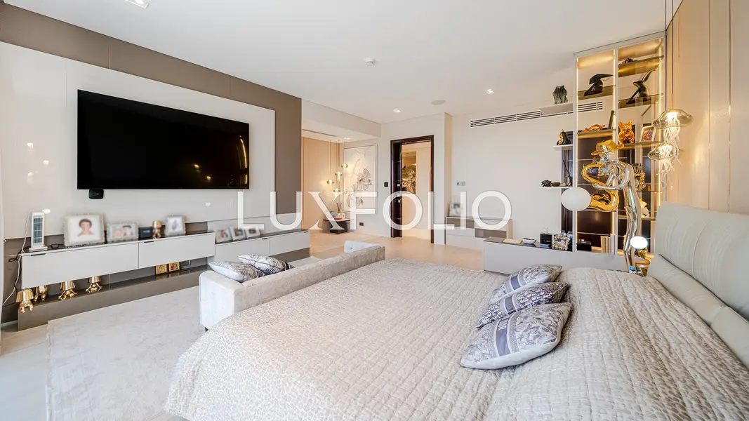Fully Renovated | Large Plot | 6 Bedrooms