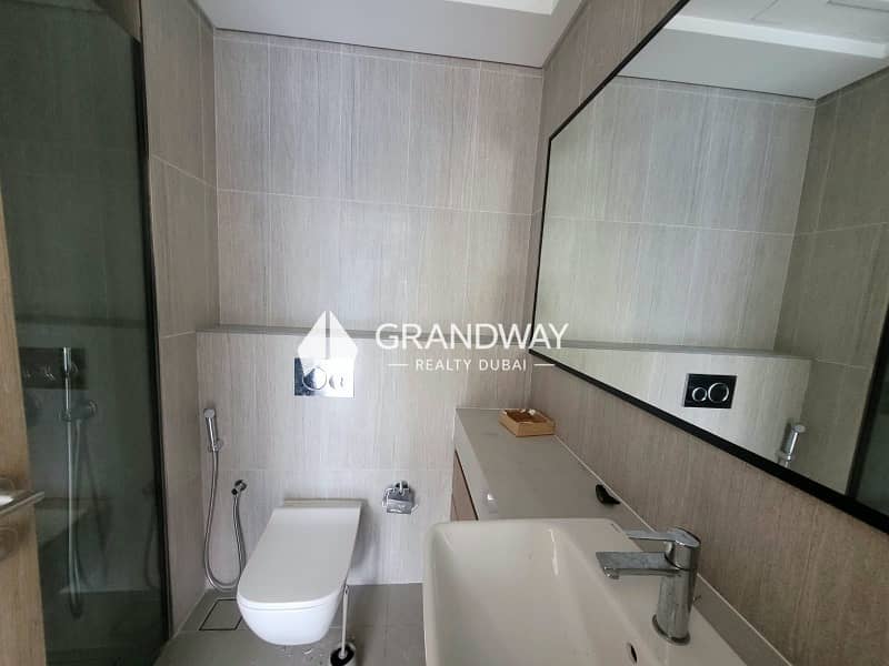 15 Large Apartment | Generous Living Space I Vacant — photo 15