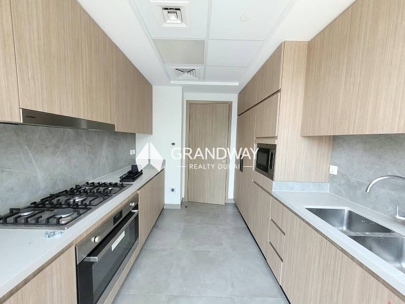 17 Large Apartment | Generous Living Space I Vacant — photo 17