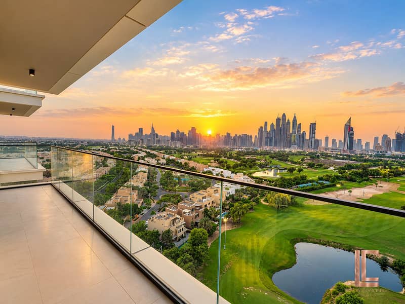2 Luxury Balcony Overlooking Dubai at Sunset. png