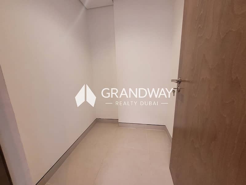 4 Exclusive 1BR Apartment I Spacious I Vacant — photo 4