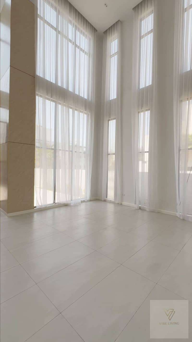 5 vibe-05-tall-windows. png