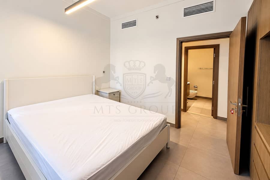 4 Minimalist Bedroom with Ensuite Bathroom. png
