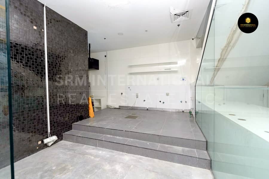 6 SRM01649 copy. jpg