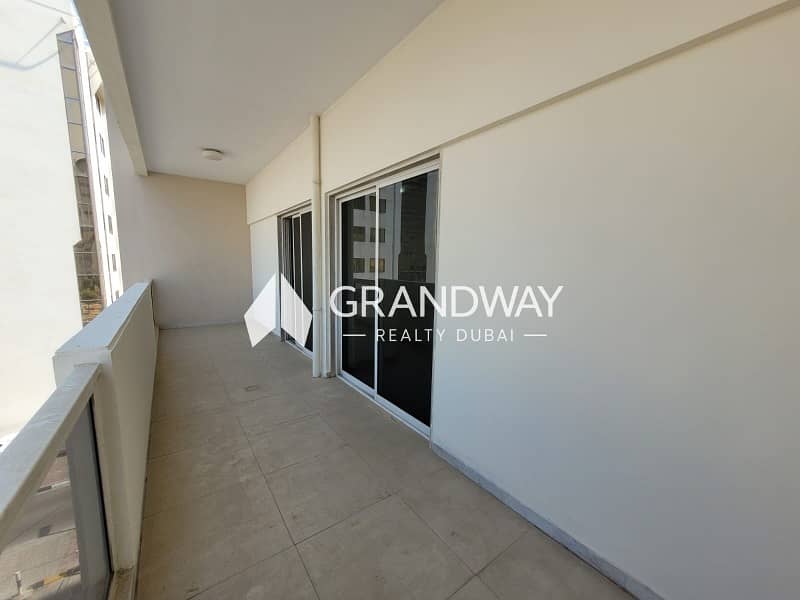 3 Bright Apartment | Spacious Layout | Al Muraqqabat — photo 3