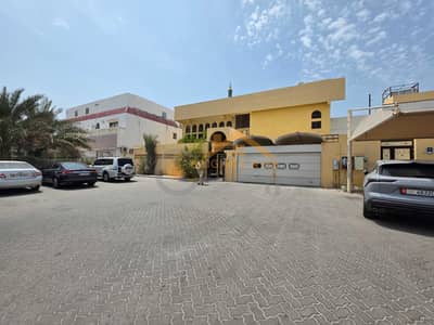Villa de 8 chambres à à vendre à Hadbat Al Zaafran, Abu Dhabi - 20260907_130728. jpg