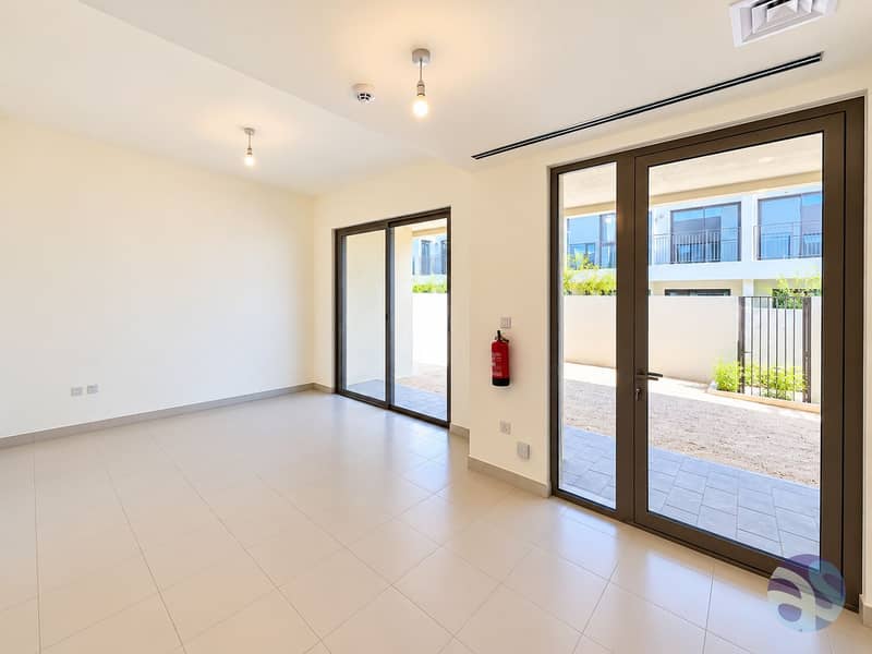 5 Sunlit Minimalist Modern Interior. png
