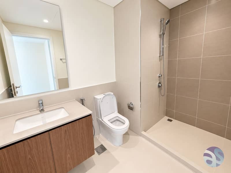 10 Modern Minimalist Beige Bathroom. png