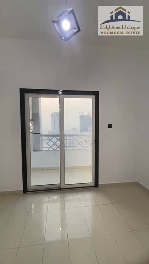 3 02_الصالة_جهة_البلكونة. jpg