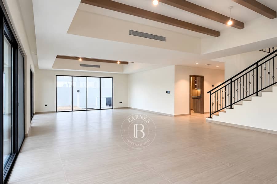 Villa in DAMAC Lagoons,Santorini, 6 schlafzimmer, 350000 AED - 16947496 Villa in DAMAC Lagoons,Santorini, 6 schlafzimmer, 350000 AED - 16947496