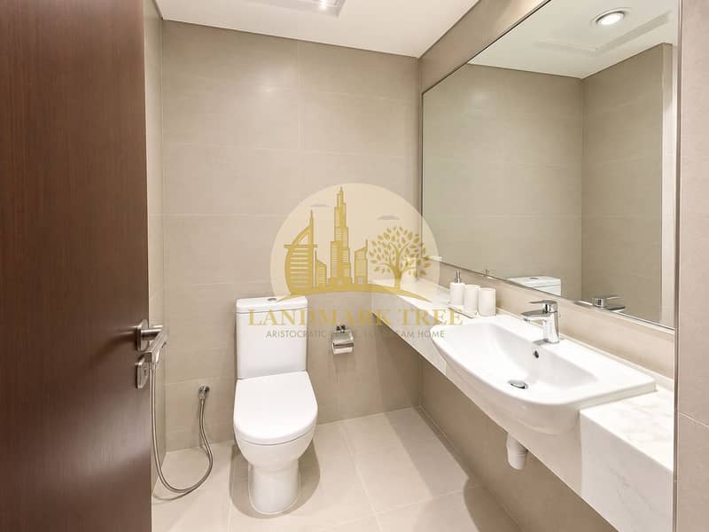 5 Modern Minimalist Bathroom Interior. png